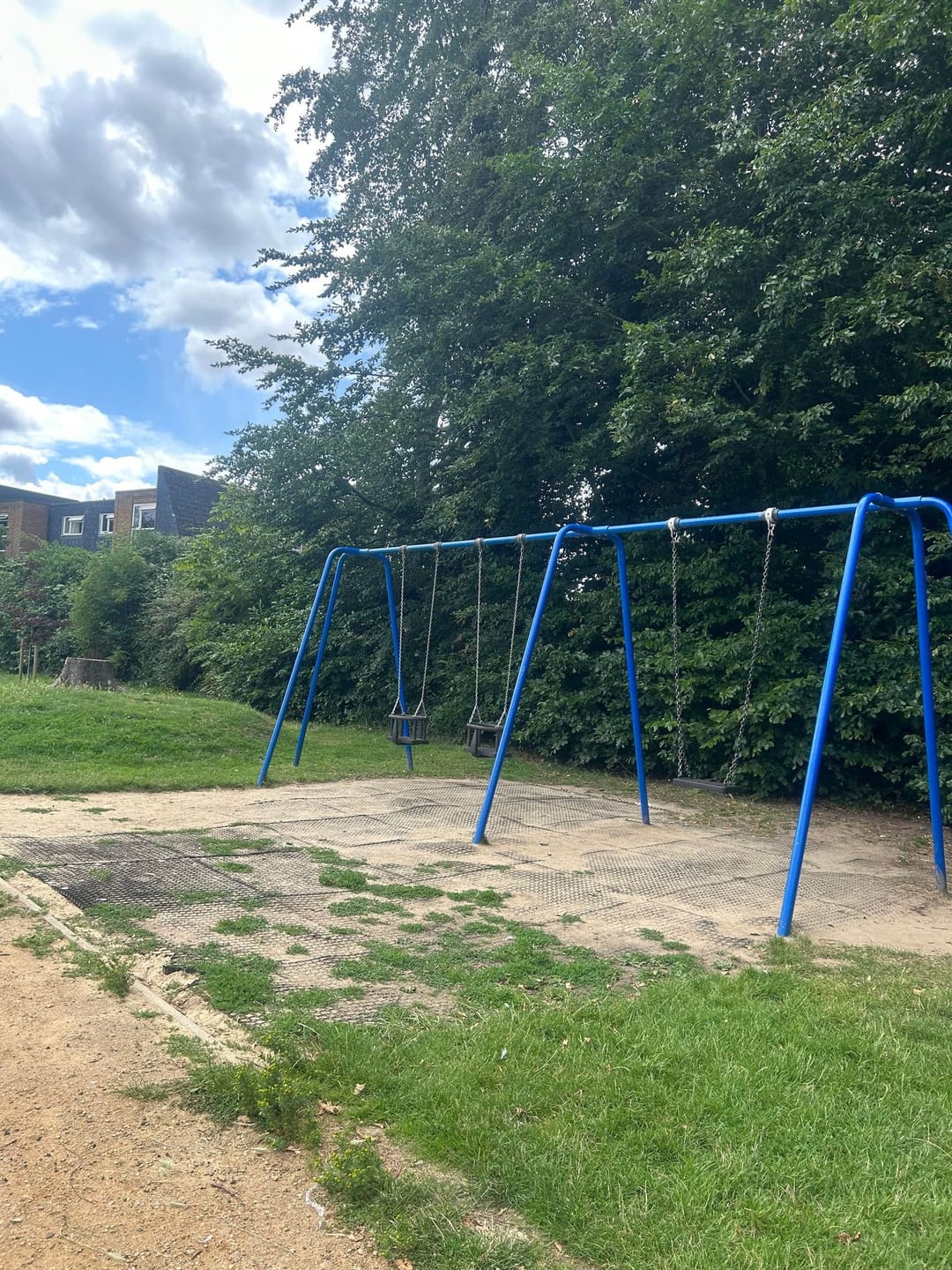 Clewer Memorial Recreation Ground - image 2